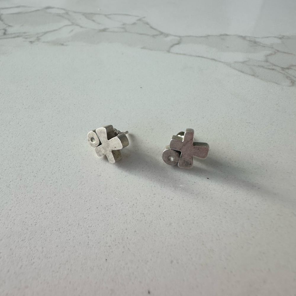 Links of London XO Stud Earrings